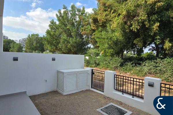 Park Access | Single Row | Vacant | 4 Beds
