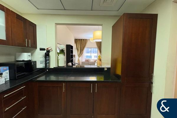 Close to metro I Lake view I High floor