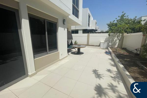Close to Pool | Open Plan Living | Vacant