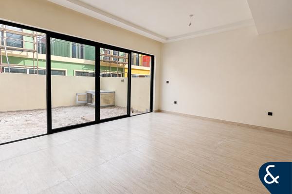 Quiet Area | Near Lagoon | 4 Bed | Vacant