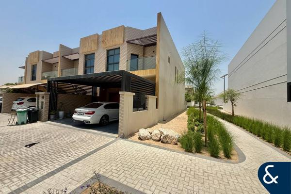Vastu |  Family Room | Exclusive listing