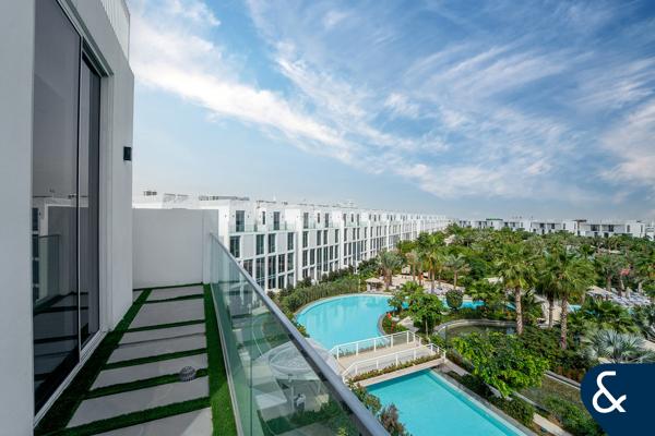 Front Row | Corner Unit | Premium Location