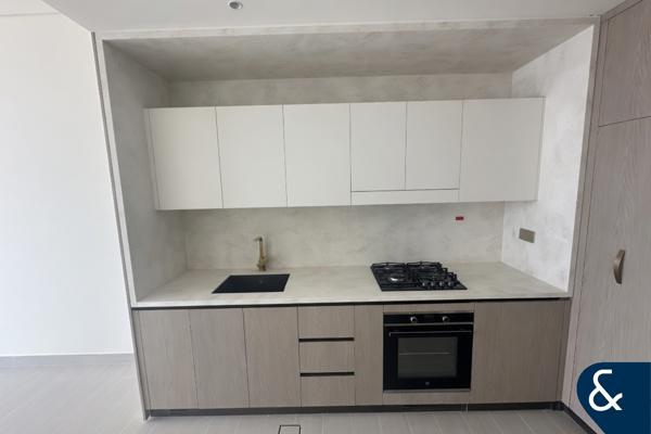 UNDER MARKET | ONE BEDROOM | TOP AMENITIES