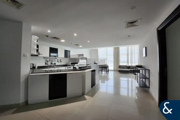 Large Layout | Next to Metro | Select