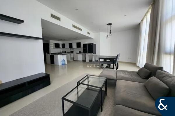 Large Layout | Next to Metro | Select
