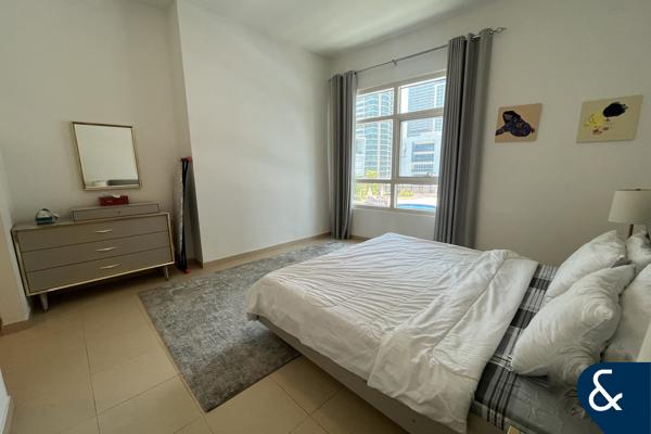 Large Layout | Next to Metro | Select
