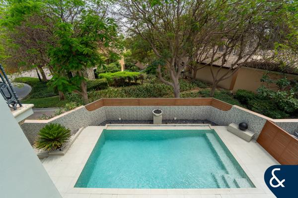 Detached Firestone on Incredible Plot with Private Driveway