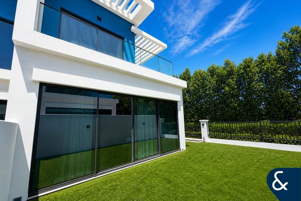 Large Plot | True Corner | Furnished | 5 Bed