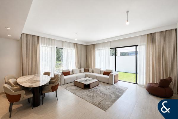 Large Plot | True Corner | Furnished | 5 Bed