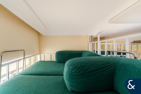 Vacant | Furnished | Upgraded | 1 Bedroom