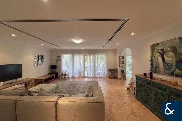 Vacant Now | Corner Unit | Near Main Park