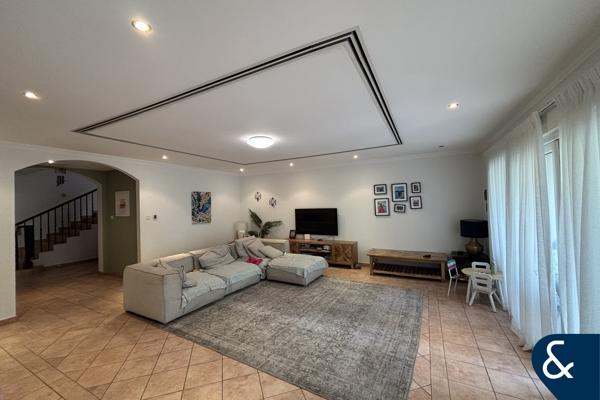 Vacant Now | Corner Unit | Near Main Park