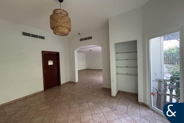 Vacant Now | Corner Unit | Near Main Park