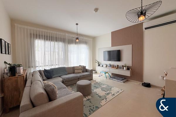 Upgraded | Extended Plot | Owner Occupied