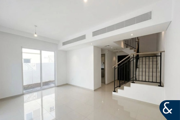 4 Bed Corner | Private | New | Motivated