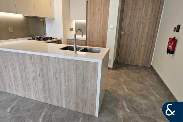 Corner Unit | Handover Soon | Beside Mall
