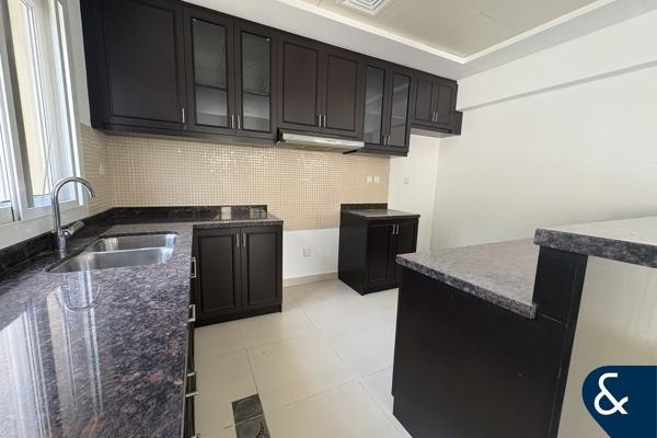 End Plot | Furnished | 3 Bed + Maids