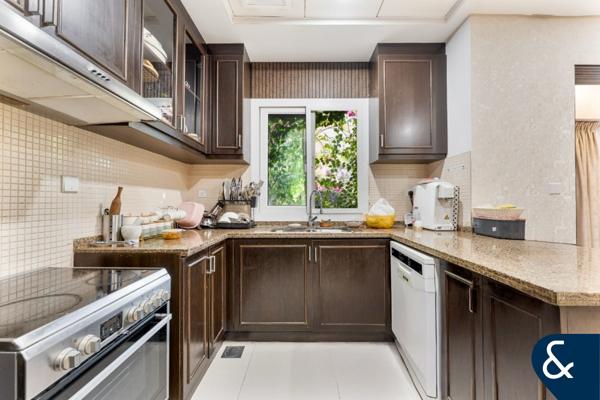 Extended | Landscaped | Vacant on Transfer