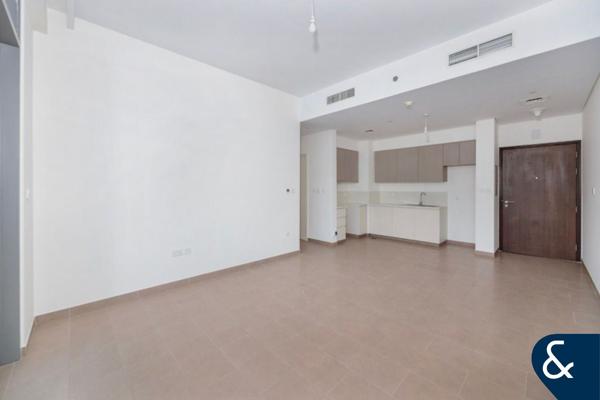 Mid Floor | Unfurnished | Open Plan Living