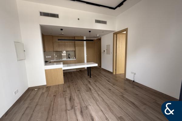 Modern 1 Bedroom | High-End Finish | Vacant