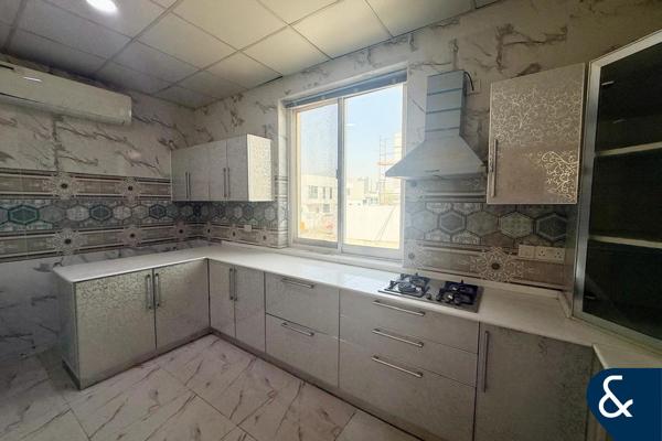 Vastu | Spacious Villa | Vacant | 6 Bedrooms