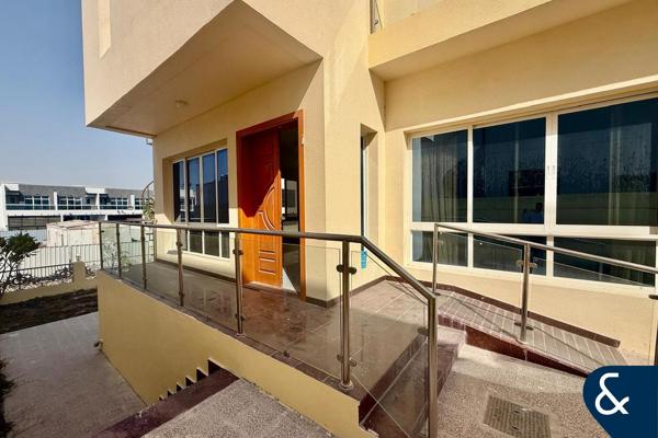 Vastu | Spacious Villa | Vacant | 6 Bedrooms