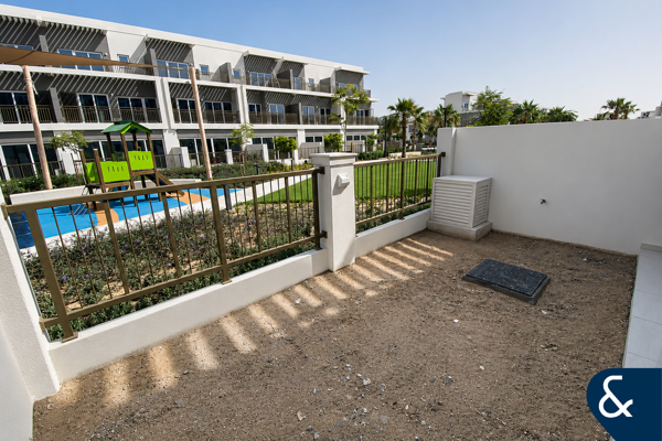 Park Backing | Single Row | New | Vacant