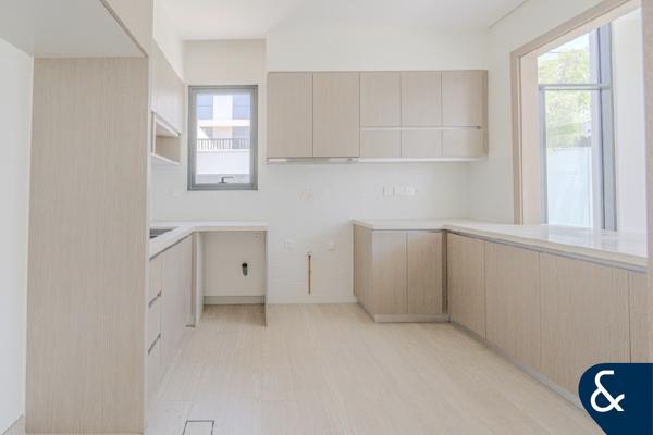 3 Bed | Prime Location | Available October