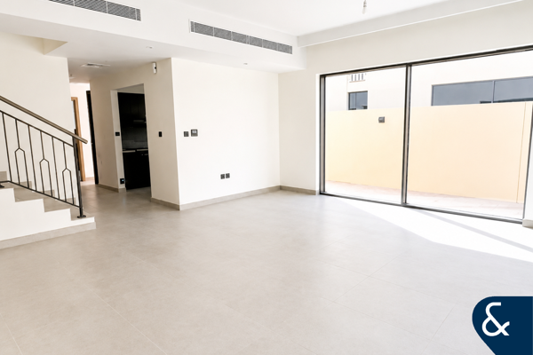 Single Row | Corner Unit | 5-Bed Malta