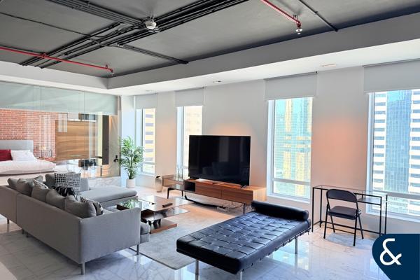 Vacant | Upgraded | Large Layout | Furnished