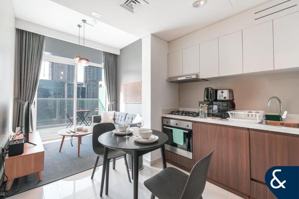 Corner Unit | High Floor Burj View | 1 Bed