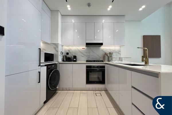 12 Cheques | Ready to Move | Large Layout