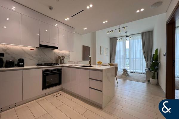 12 Cheques | Ready to Move | Large Layout