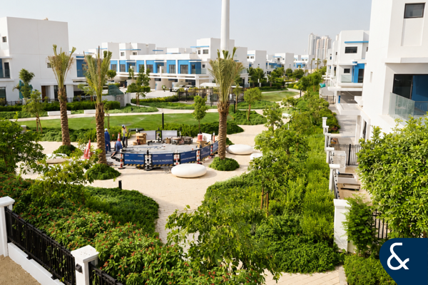 6 Bed Villa | Near Central hub | Single Row