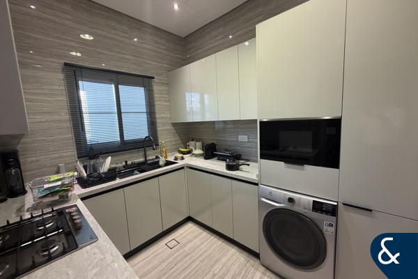 Villa | 12 cheques | Prime Location