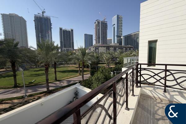 Villa | 12 cheques | Prime Location