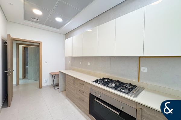 Vacant | Double Balcony | Modern | Large Size