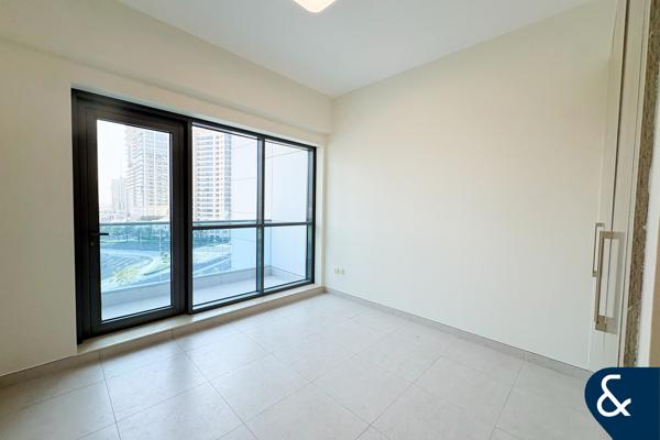 Vacant | Double Balcony | Modern | Large Size