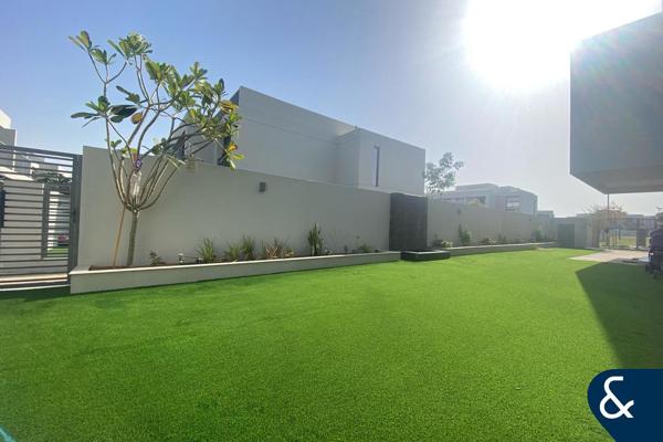 Landscaped Garden | Upgraded | Close to Park