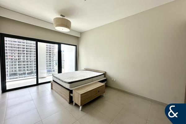 Studio | Multiple Cheques | Available Now
