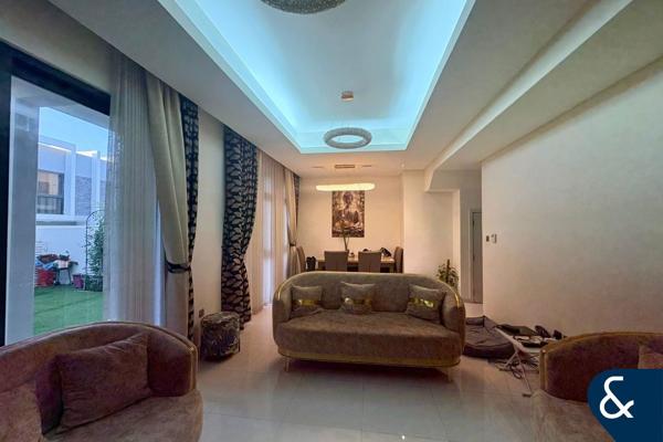 R2MB Layout | Great Condition | 3 Bed+M