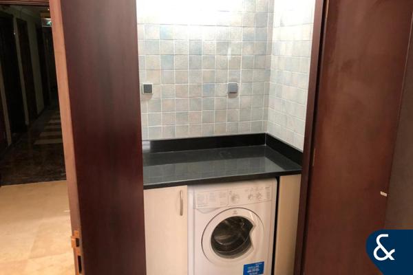 Vacant | One Bed | Large Layout | Unfurnished