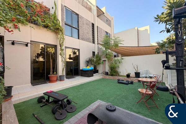 5 Bed + Maids | VOT | Well Maintained