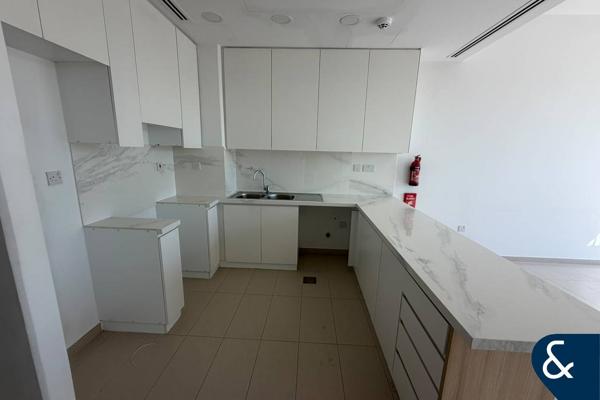 3 Bedrooms | Single Row | Spacious Layout