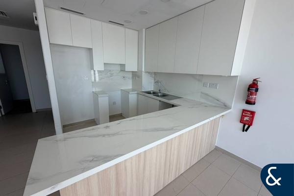 3 Bedrooms | Single Row | Spacious Layout