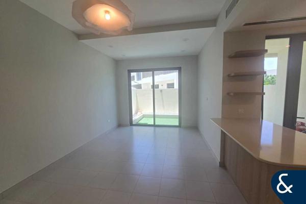 Single Row | Vacant | Extended Living Area