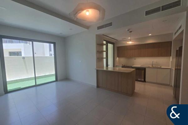 Single Row | Vacant | Close to Park