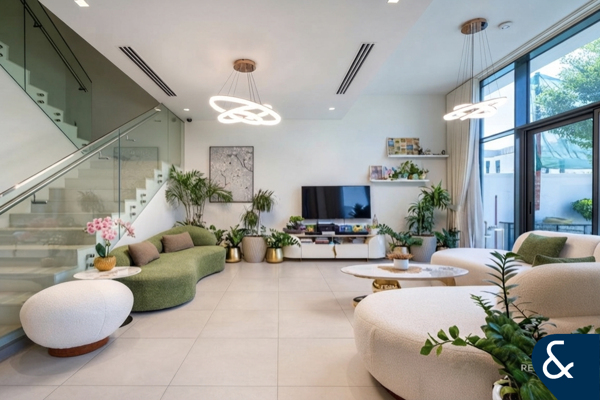 Upgraded Unit | Vastu | Internal East |