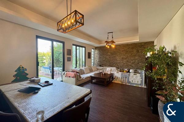 5 Beds | Single Row | Extended Kitchen