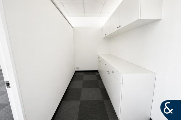 High Floor | Bright Unit | Vacant Now
